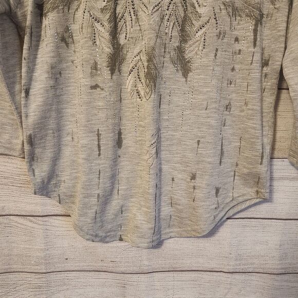 6/$30 Miss Me Womens Long Sleeve Boho Embellished Top Size S Gray - Picture 2 of 9